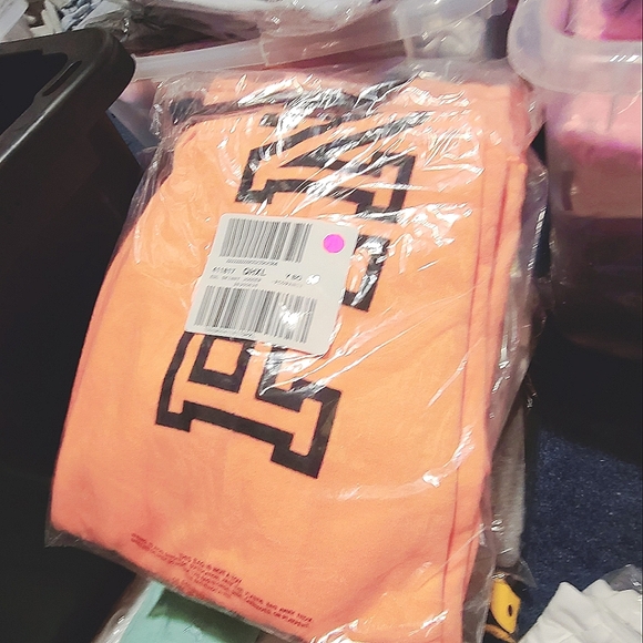 NEW VS PINK Logo Joggers NWT - Picture 2 of 6